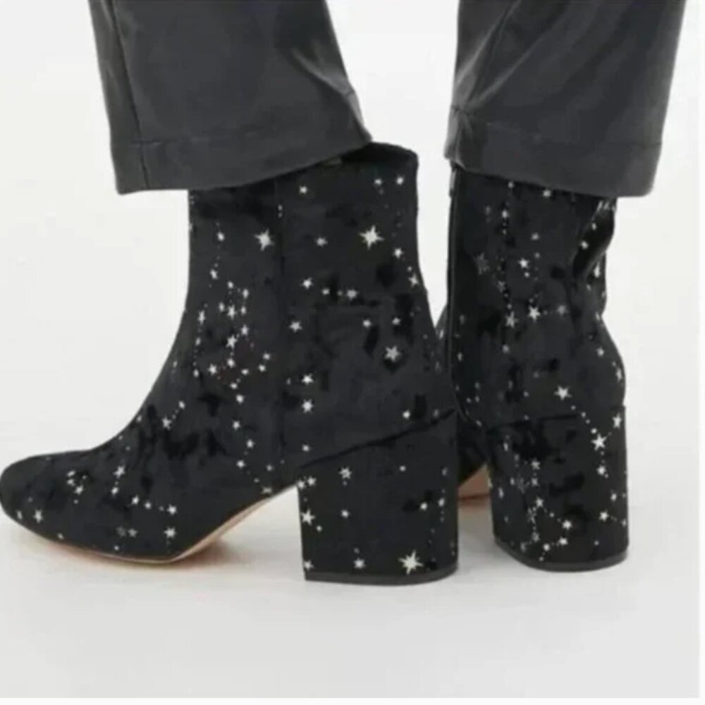 ⭐️ Margot Constellation Zodiac Stars Moon Hipster Hippie Peasant Velvet Boots